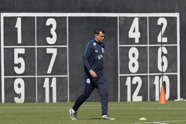 Veja como campanha histórica do Corinthians é bem superior à dos rivais