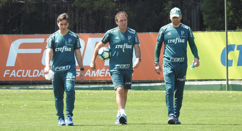  Cuca dá coletivo e repete formação titular do Palmeiras para enfrentar o Galo