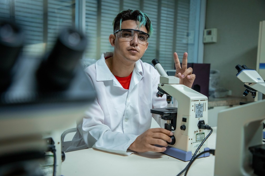 MC Fioti no clipe de 'Bum bum tam tam (remix vacina Butantan)" — Foto: Divulgação / Kondzilla