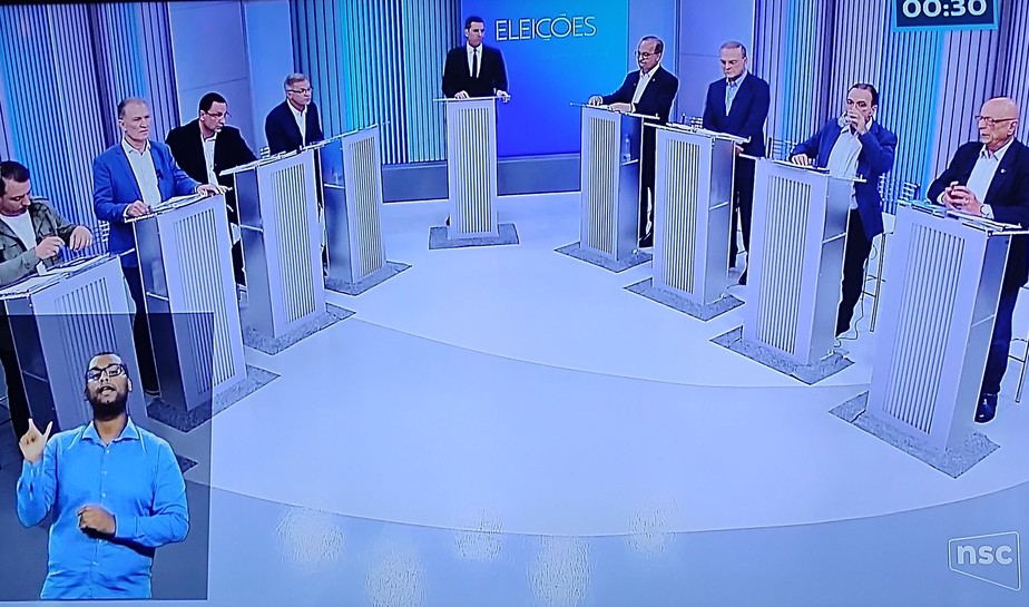 Debate em Santa Catarina tem troca de farpas entre candidatos