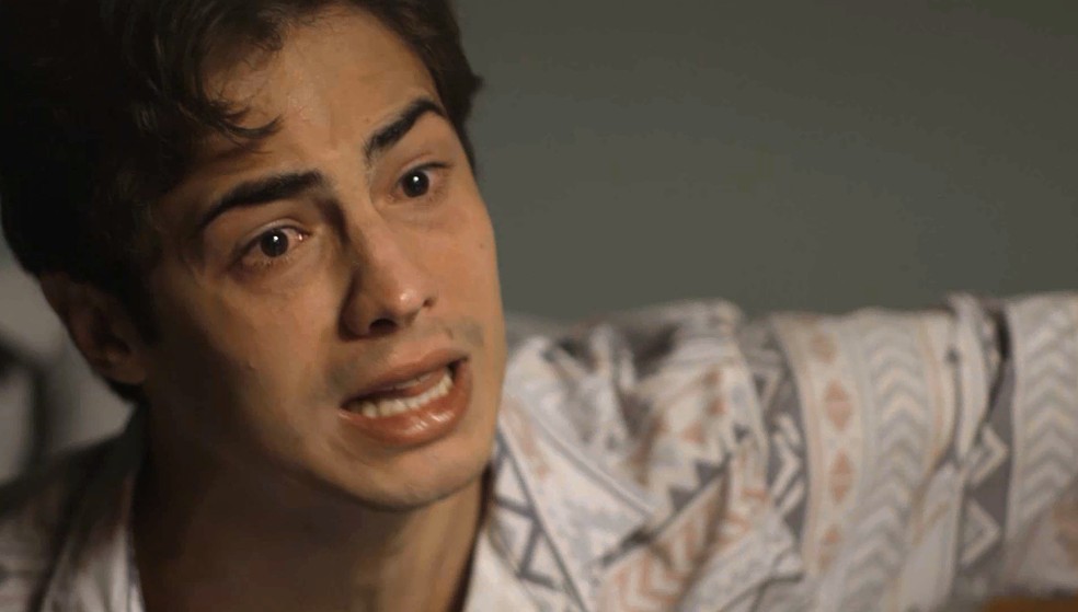 Valentim não aceita perdoar Karola — Foto: TV Globo