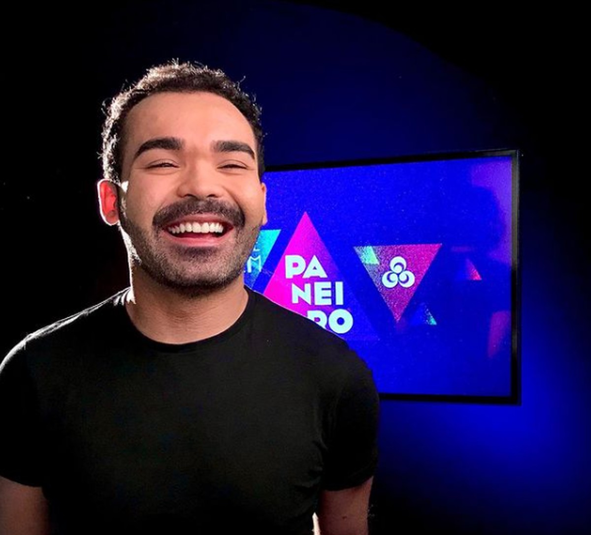 'Paneiro' reúne diversos ritmos musicais e quadro de notícias sobre o ...