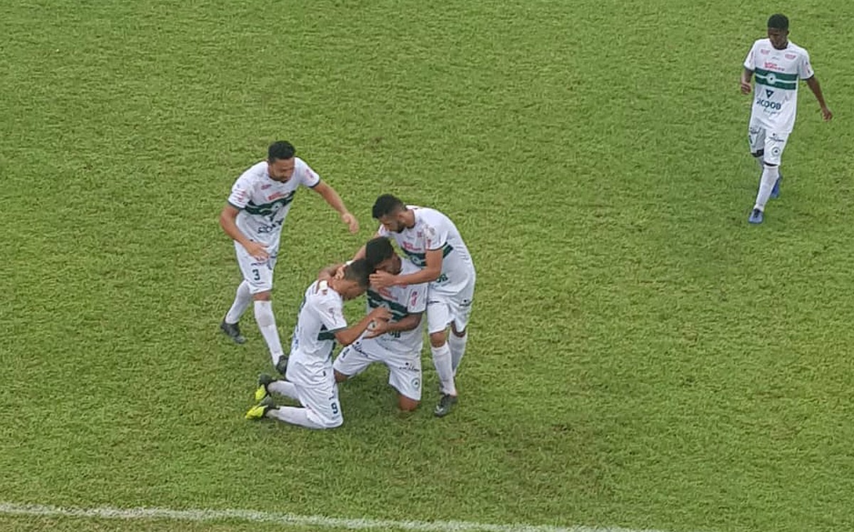 Pinheiros derrota o Linhares e segue no meio da tabela da Copa Espírito