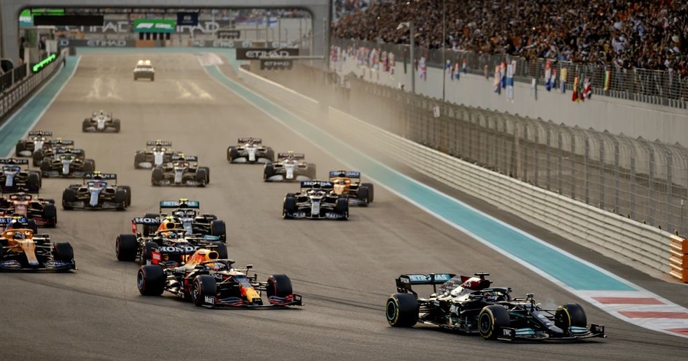 Largada do GP de Abu Dhabi da F1 2021 — Foto: ANP Sport via Getty Images