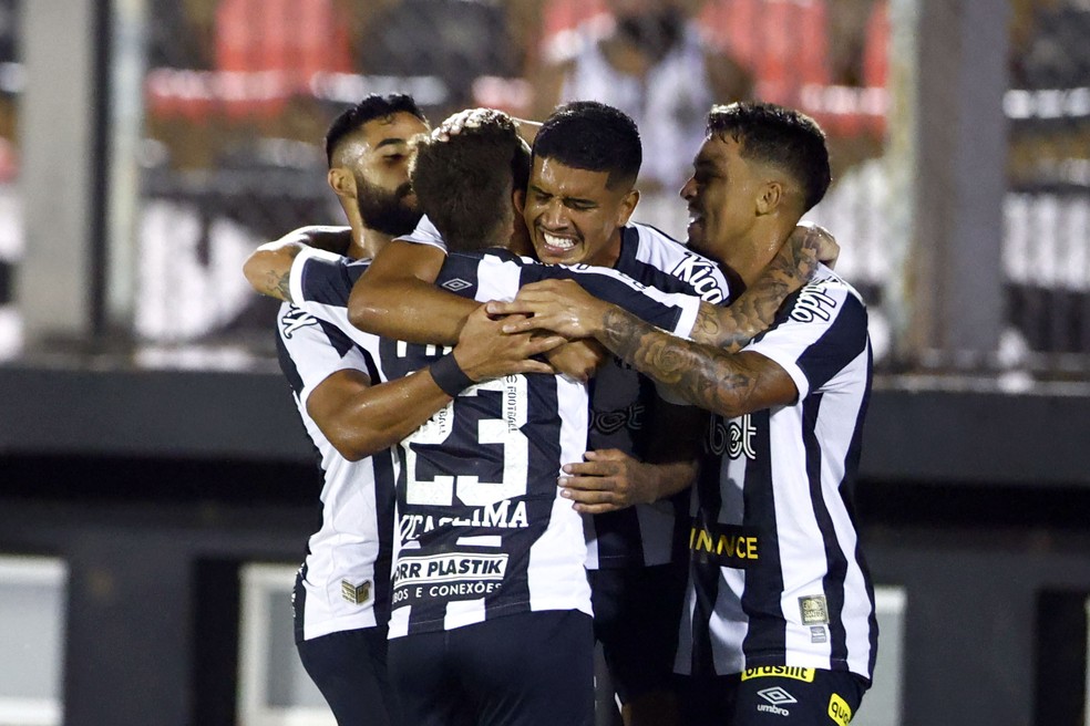 Santos tem histórico de mais empates no século 21 em estreias no Brasileirão — Foto: Thiago Calil/AGIF