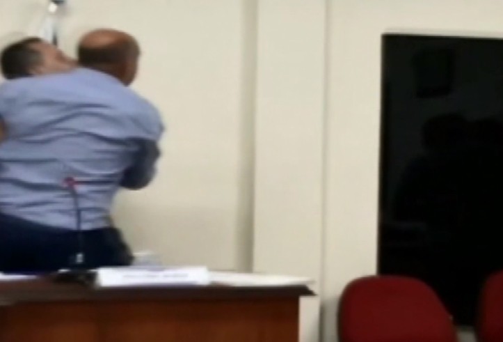 Votação de projeto causa discussão entre vereadores de Jacutinga e quase termina em agressão 
