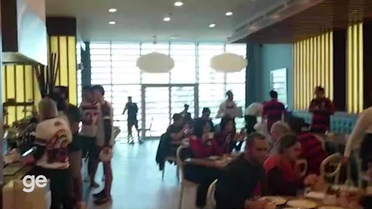 Direto de Tânger: café da manhã repleto de camisas e animação da torcida do Flamengo