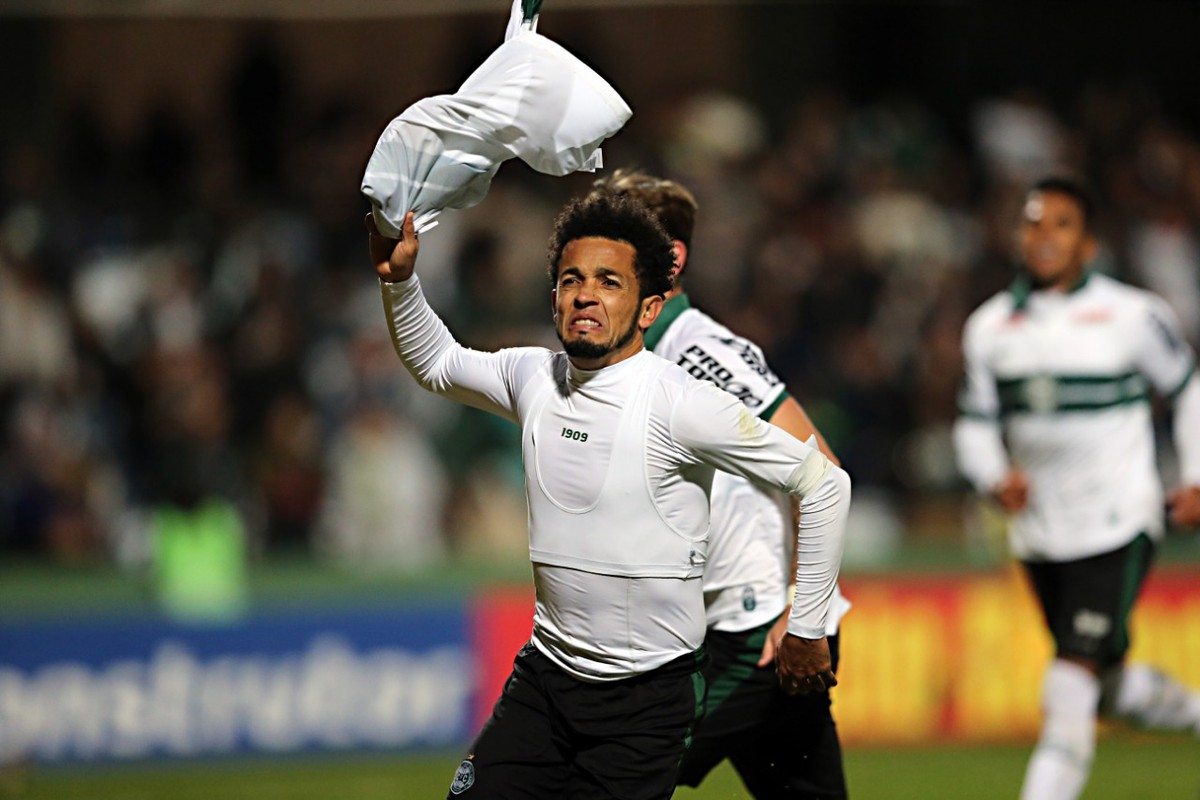 Sabino se inspira em história de Rafinha para tirar ...