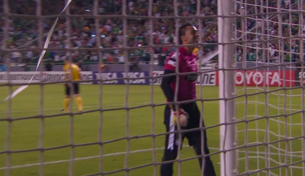 Esteban Dreer enfrentou o Flamengo na Libertadores de 2014. Ele segue por l� (Foto: Reprodu��o / SporTV)