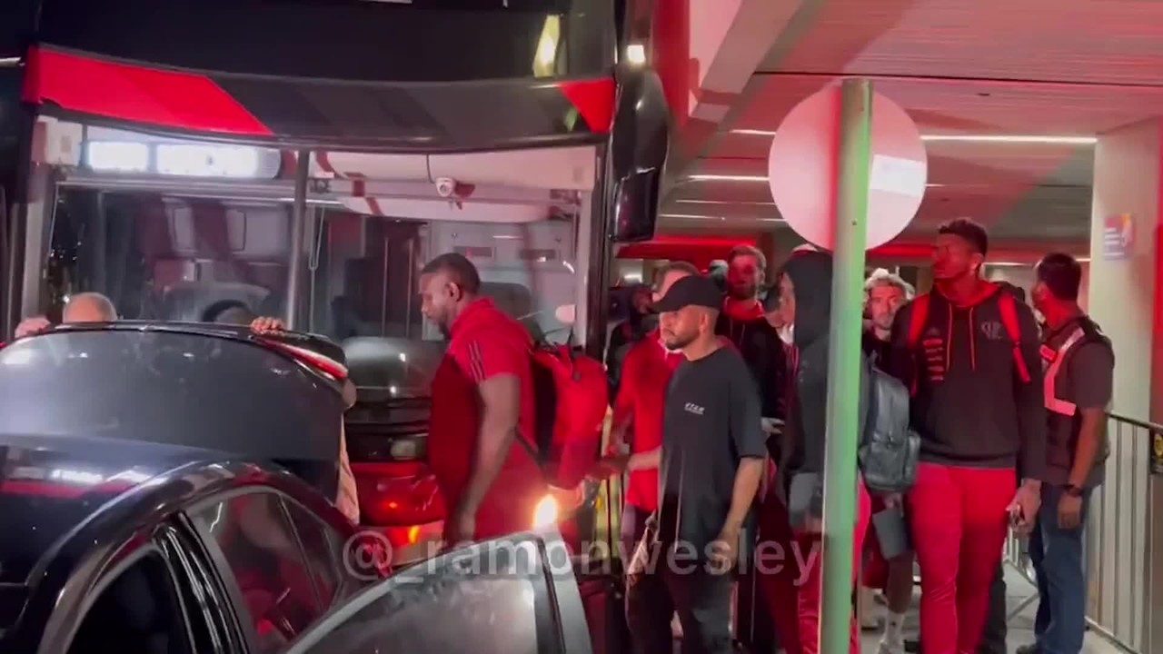 Flamengo desembarca ap&oacute;s derrota para o Athletico-PR