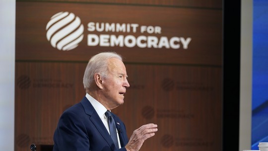 FT/ANÁLISE: A cúpula (nem tanto) democrática de Biden