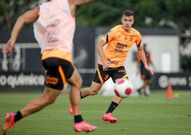 Lucas Piton não teve fratura constatada por exame médico