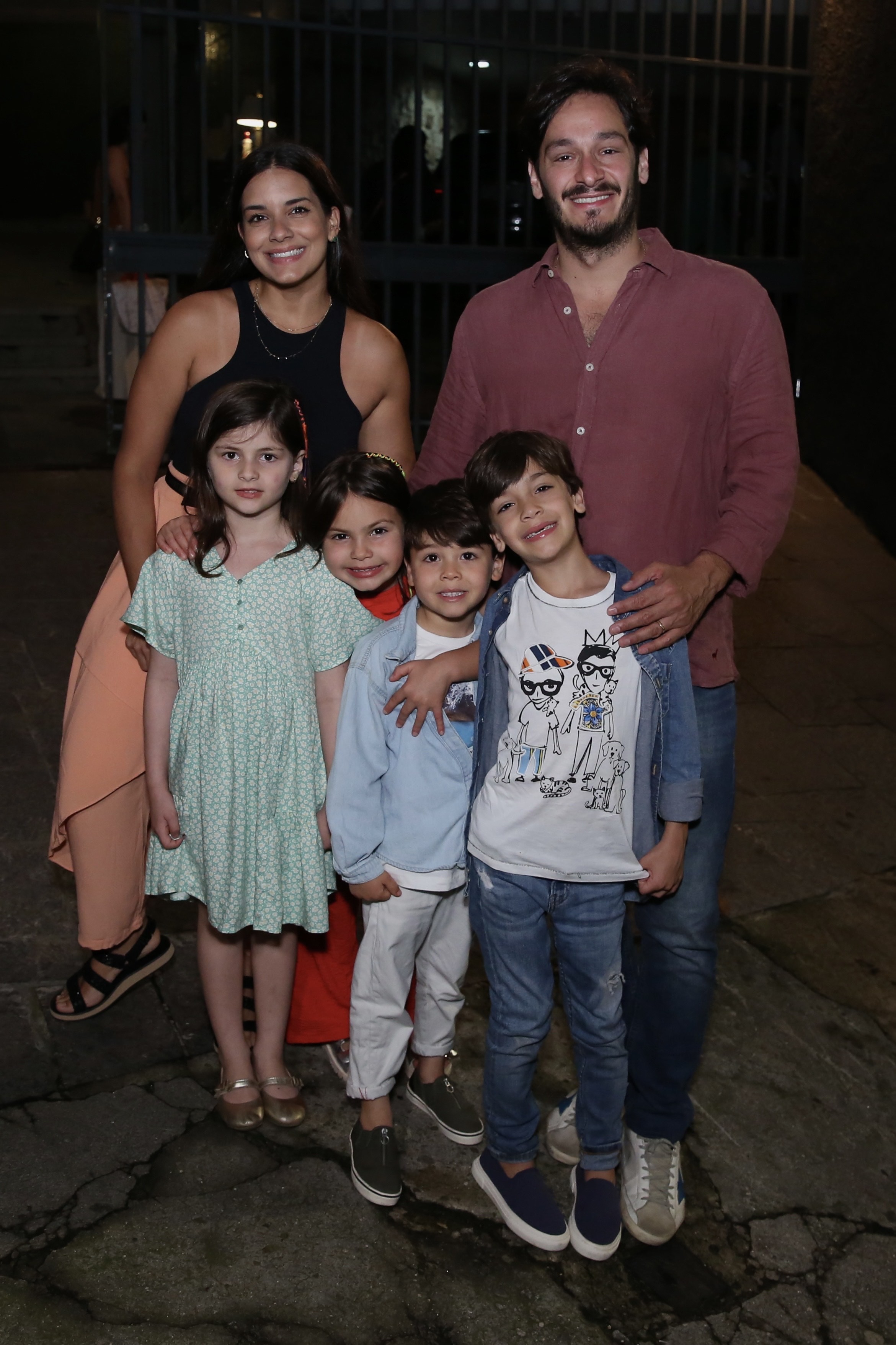 Bruno Luperi e a família (Foto: Roberto Filho/BrazilNews)