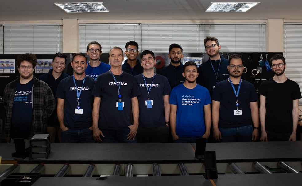 Milton Tofetti é supervisor de qualidade na Tractian, uma startup de monitoramento industrial onde a idade média é 24 anos — Foto: Edilson Dantas/Agência O Globo