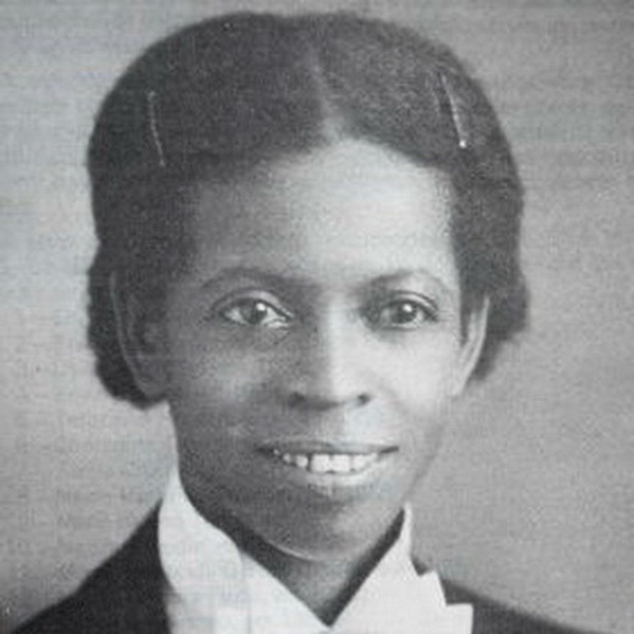 Enedina Alves Marques, a primeira engenheira negra do Brasil, nasceu há 110 anos