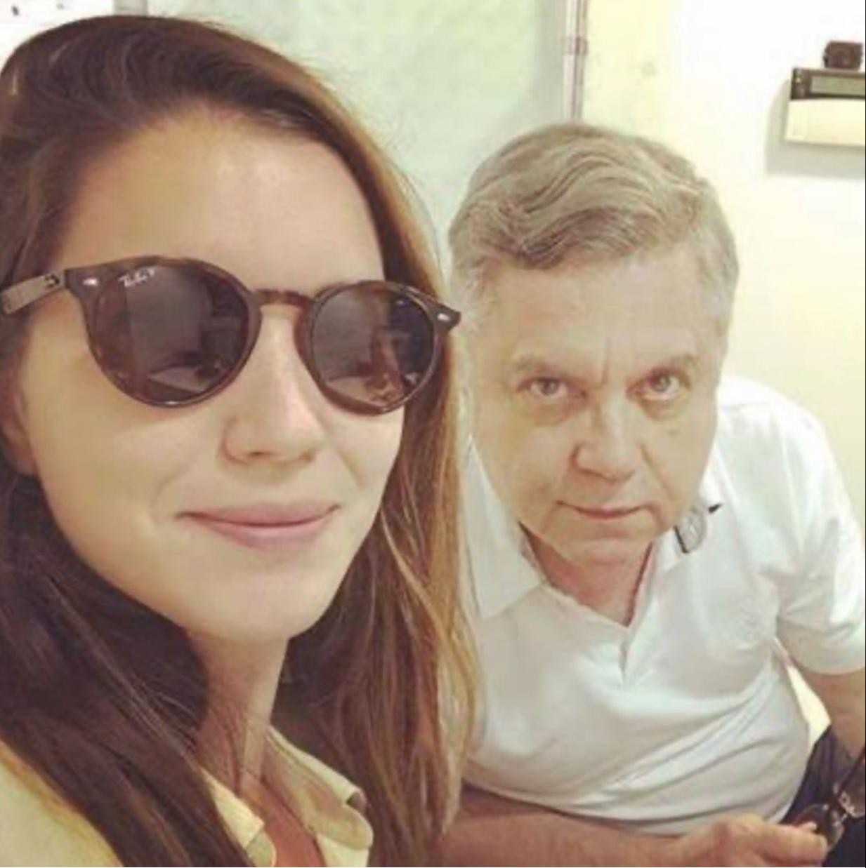 Nathalia Dill e o pai, Romulo Orrico (Foto: Reprodução/Twitter)