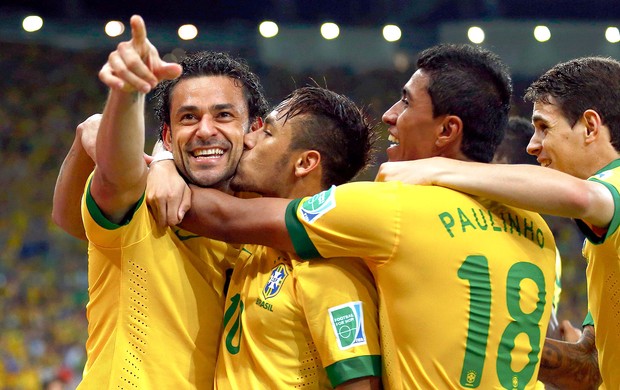 Fred gol final Brasil Espanha (Foto: Reuters)