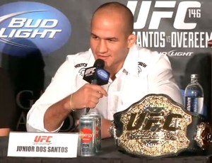 Junior Cigano na coletiva de imprensa do UFC 146 (Foto: Reprodução/Youtube)