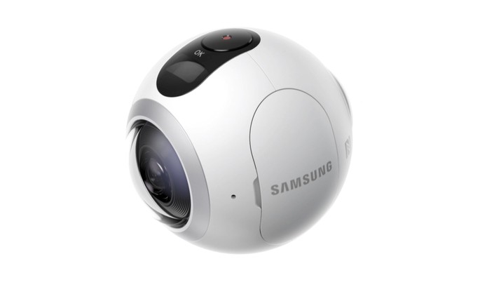 Gear 360 tem duas lentes de 15 megapixels cada e faz vídeos em alta resolução (Foto: Divulgação/Samsung)
