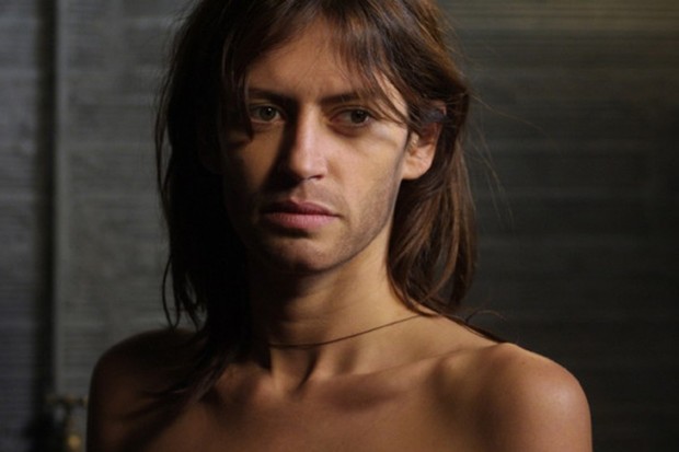 Clara Choveaux recebeu indicação a prêmio internacional ao interpretar transexual no filme Tiresia (2003) (Foto: Divulgação)