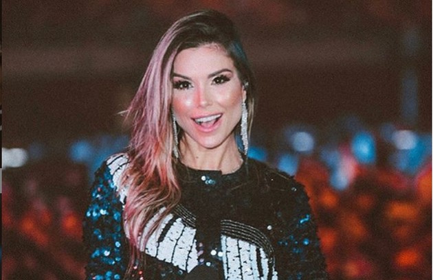 Revelada ao público na sétima edição do 'Big Brother Brasil', Flávia Viana levou o prêmio da nona edição da 'A fazenda'. Atualmente, trabalha como repórter de entretenimento na Record (Foto: Reprodução/ Instagram)