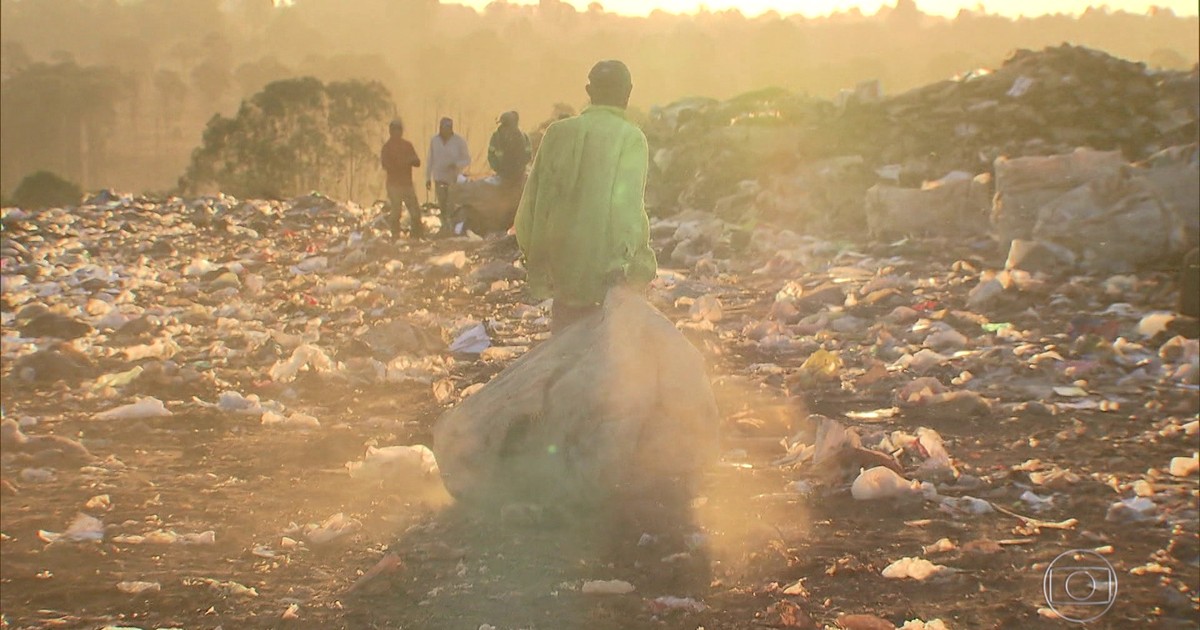 Brasil tem quase 3 mil lixões ou aterros irregulares, diz levantamento