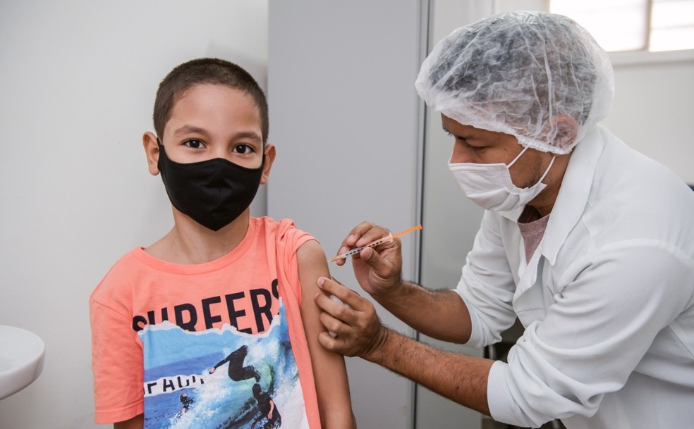 Vacinação de criança contra a Covid-19 — Foto: Divulgação/PMBV