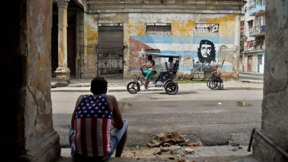 A imprensa oficial cubana reconhece que as novas reformas levarão tempo para surtir efeito — Foto: Getty Images via BBC