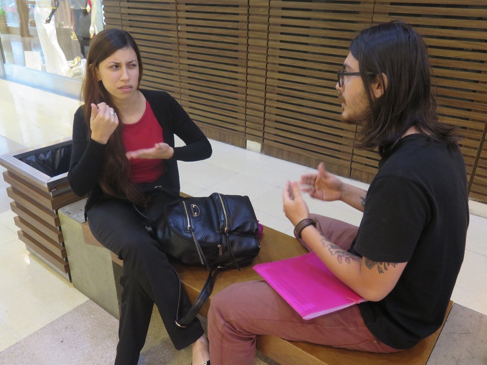 Jovem cursa administração em uma universidade Santos, SP (Foto: Andressa Barboza/G1)