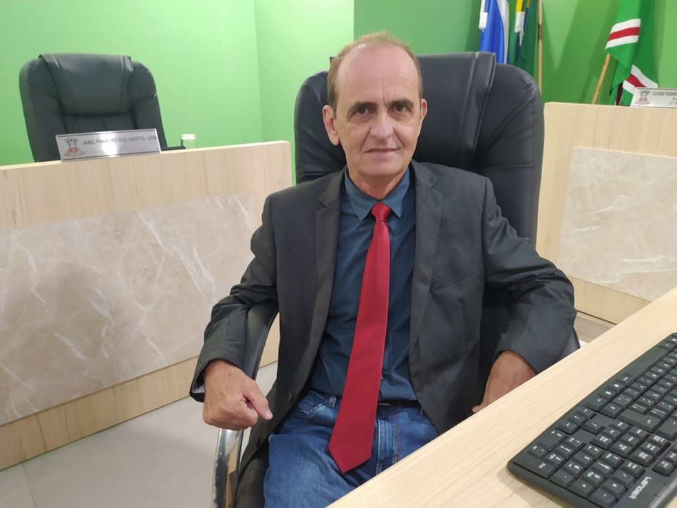 Sebastião Falanque em sessão na Câmara Municipal de Barra do Bugres — Foto: CMBBU