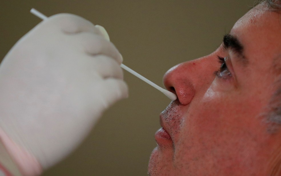 Campanha de testagem do novo coronavírus na região de Buenos Aires — Foto: Reuters/Agustin Marcarian 