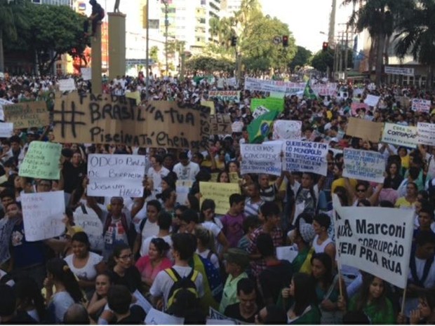 Multidão em Goiânia (Foto: Guilherme Gonçalves/G1)