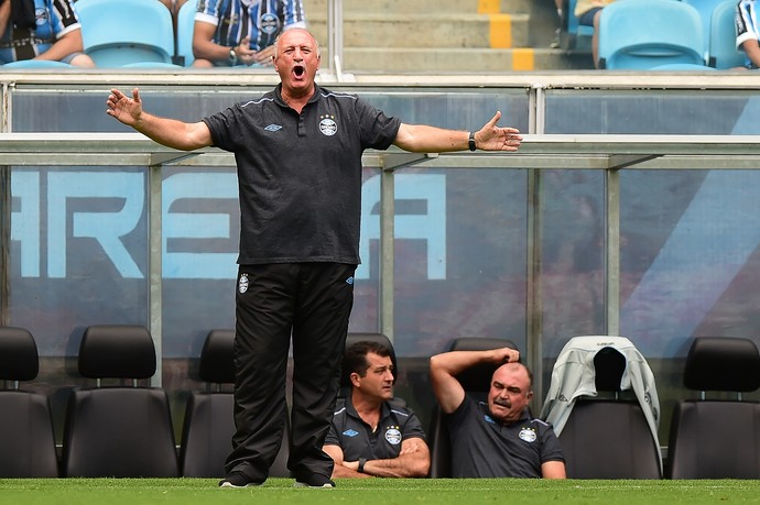 Grêmio liga alerta para time apático e desorganizado e mira nova atitude