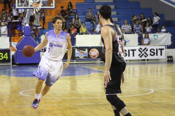 Macaé e Vasco duelam no Carioca de basquete (Foto: Raphael Bózeo / Macaé Basquete) Macaé e Vasco duelam no Carioca de basquete (Foto: Raphael Bózeo / Macaé Basquete)
