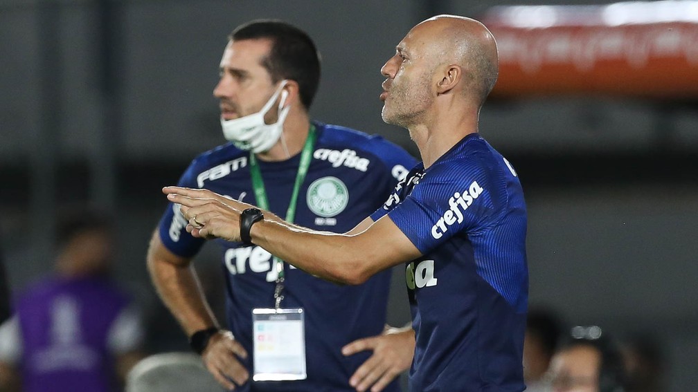 Jo�o Martins e Vitor Castanheira comandaram o time na aus�ncia de Abel Ferreira � Foto: Cesar Greco/Ag. Palmeiras