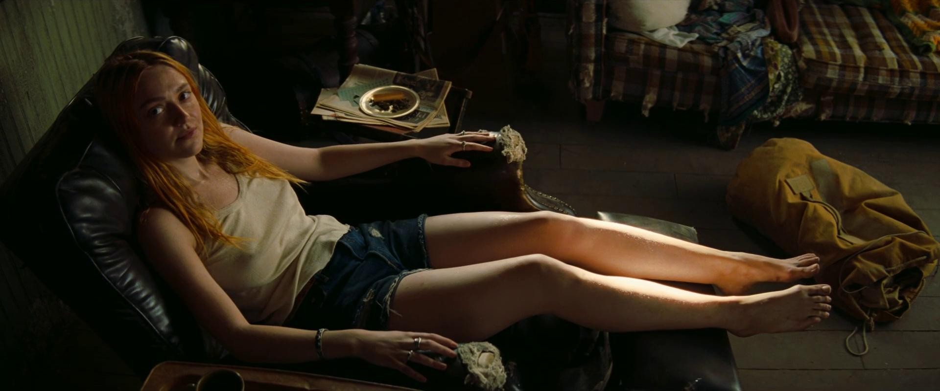 A atriz Dakota Fanning em cena de Era Uma Vez em... Holllywood (2019), do cineasta Quentin Tarantino (Foto: Reprodução)