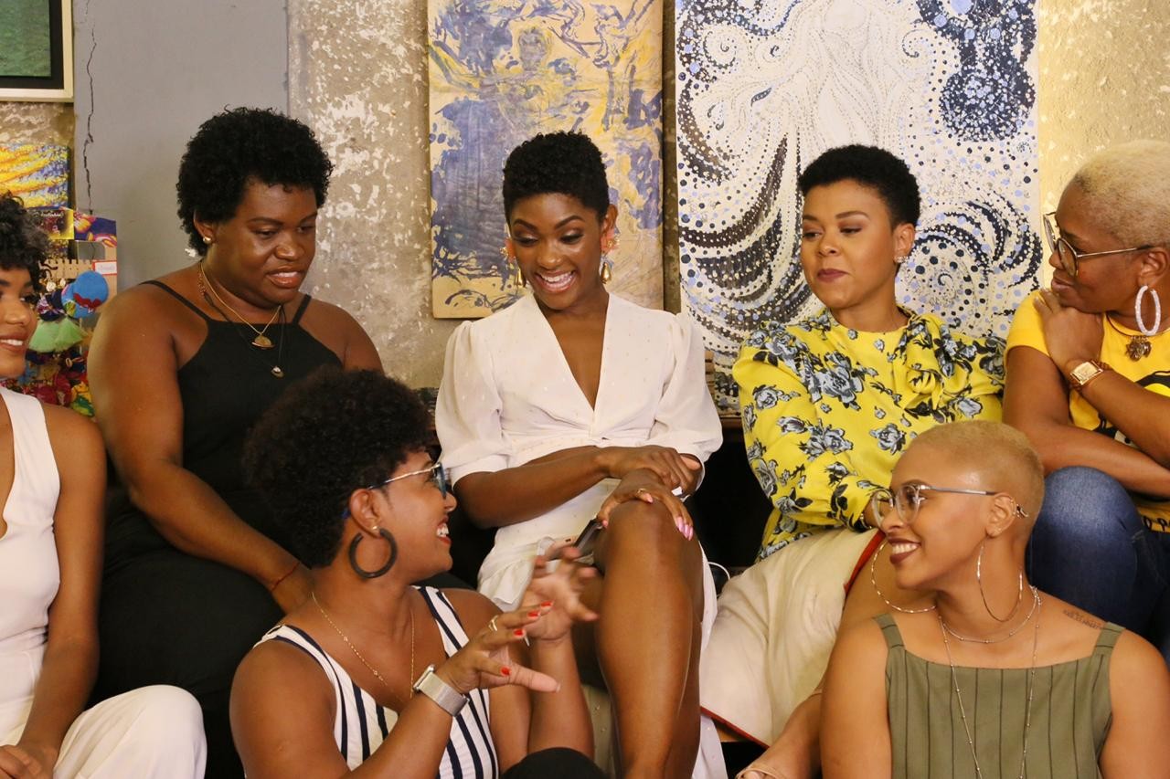 Érika Januza faz encontro com pessoas negras para falar de empoderamento (Foto: Camilla Guimarães)