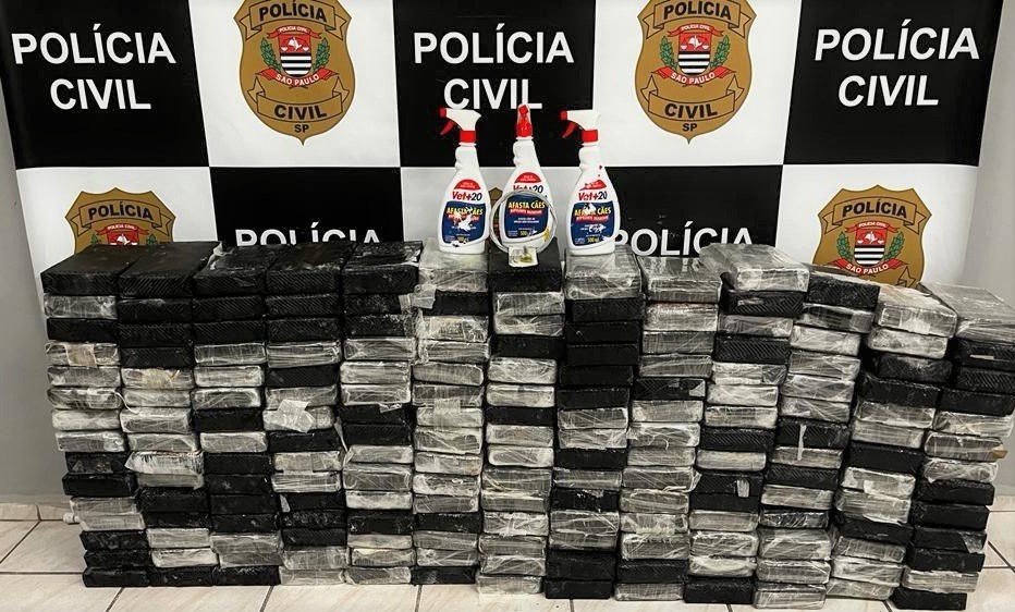 Polícia apreende mais de 200 kg de cocaína e prende 11 em flagrante no litoral de SP
