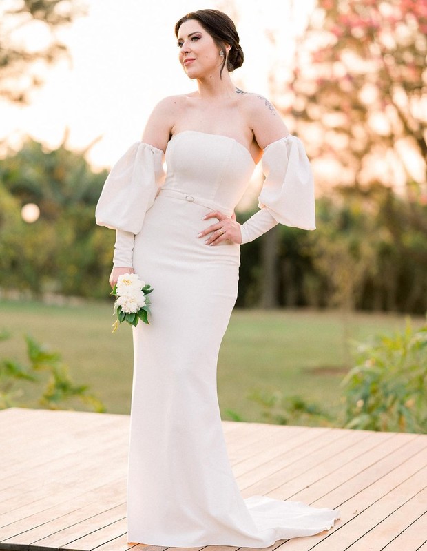 Andressa Ganacin posa vestida de noiva (Foto: Reprodução/Instagram/@camadegato)