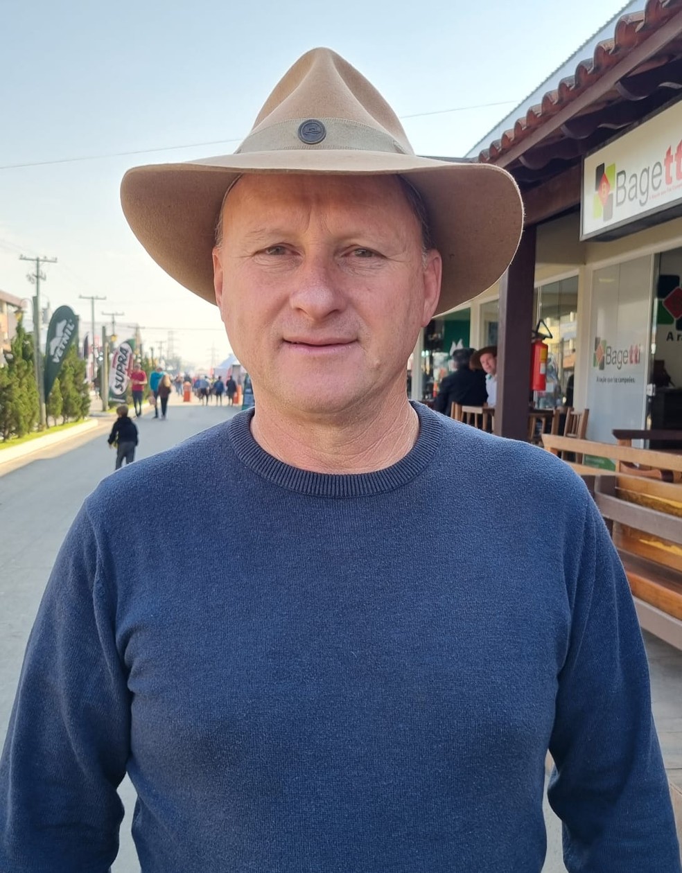  Ivonei Librelotto, agricultor, afirma que há picos de frio e calor, trazendo problemas ao cultivo — Foto: Arquivo pessoal