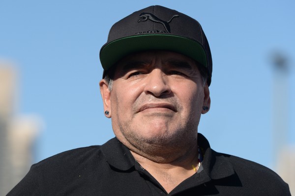 Diego Maradona em evento em Dubai, nos Emirados Árabes Unidos, em fevereiro de 2016 (Foto: Getty Images)