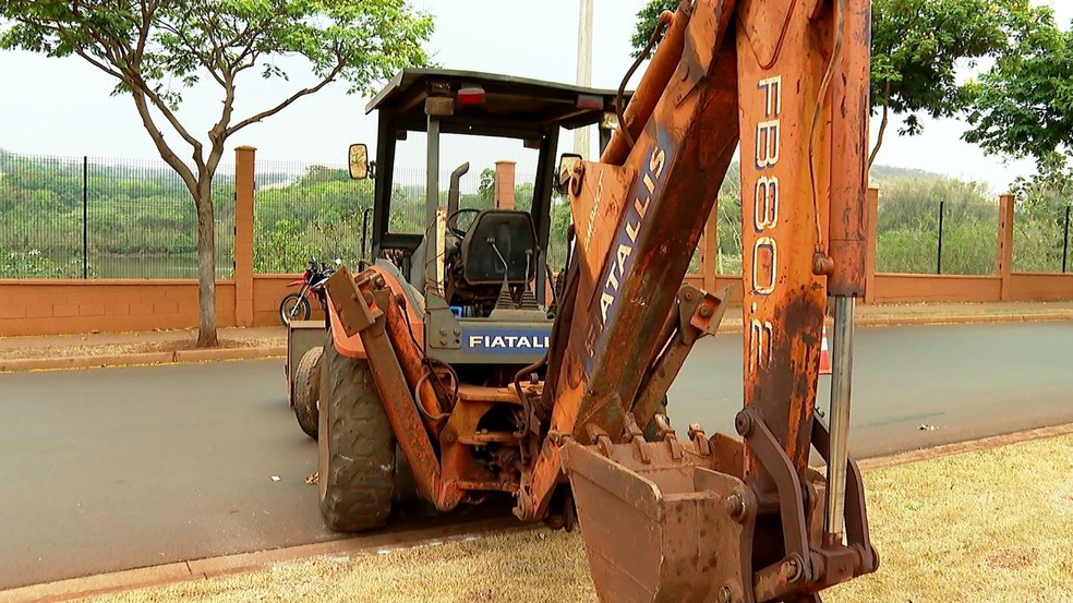 Homem morre ao ser atropelado por retroescavadeira em Bonfim Paulista, distrito de Ribeirão Preto (SP) — Foto: José Augusto Júnior/EPTV
