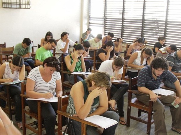concursos sala candidatos fazem prova (Foto: Biné Morais/O Estado)