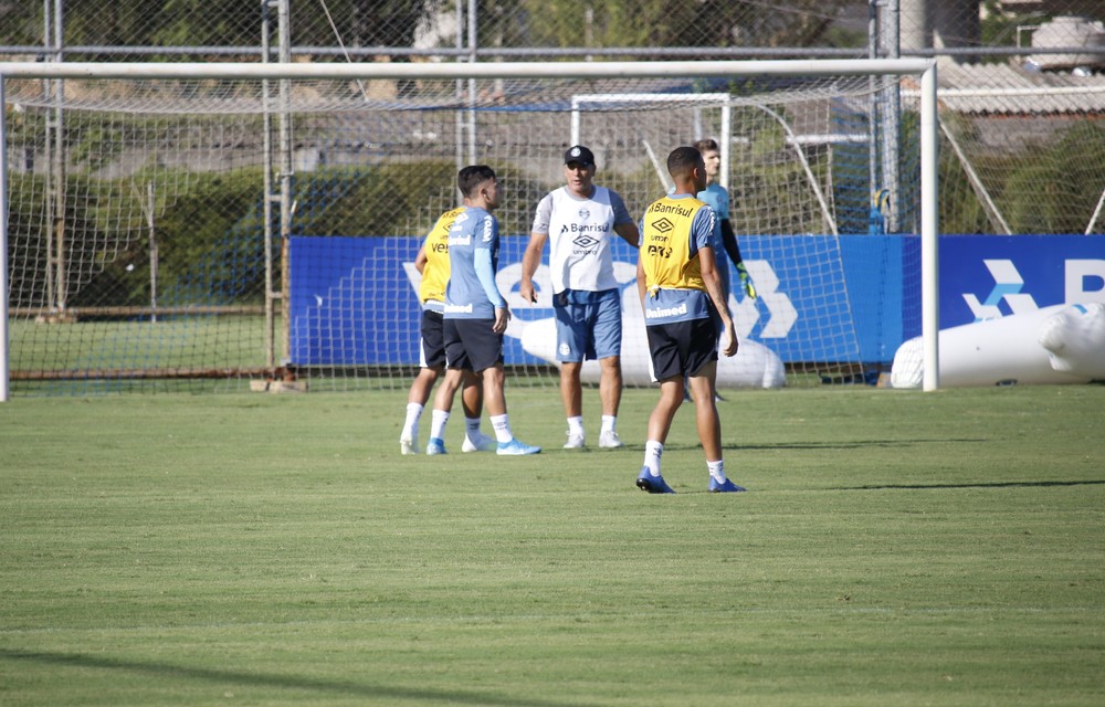Com parte do treino fechado, Renato mantém mistério para Gre-Nal; veja a provável escalação