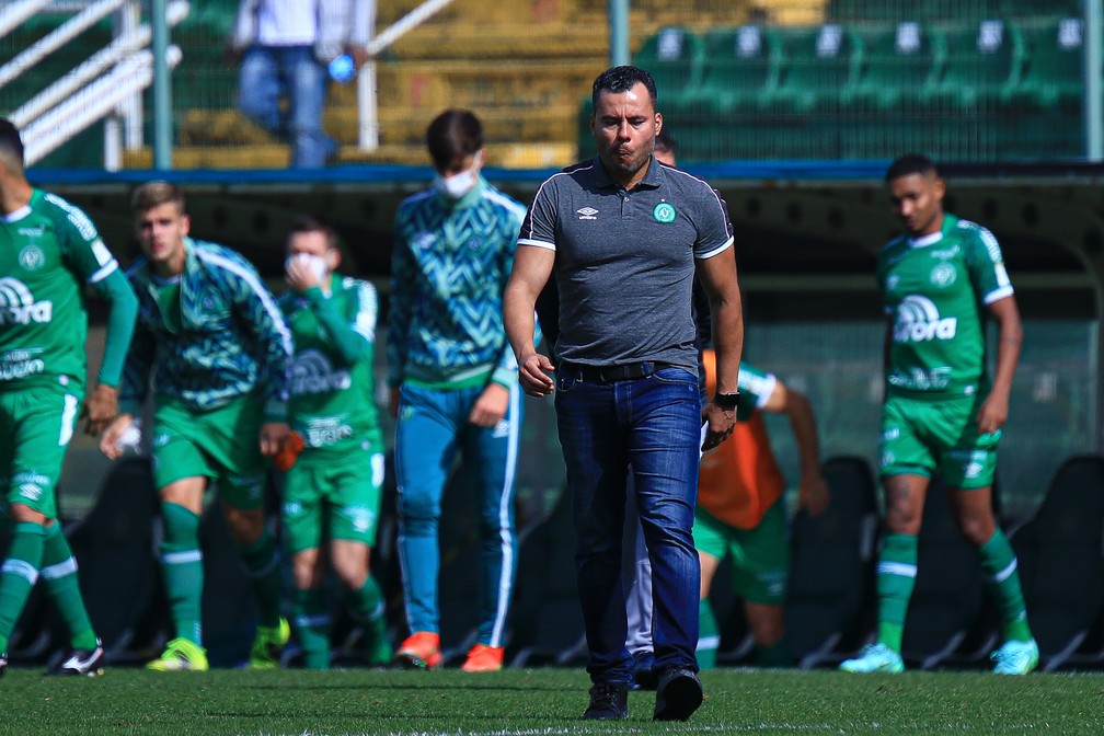 Corinthians reencontra Jair Ventura em fase complicada do treinador na Chapecoense