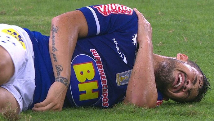 Vinícius Araújo tem constatada fratura na clavícula e não joga mais em 2015