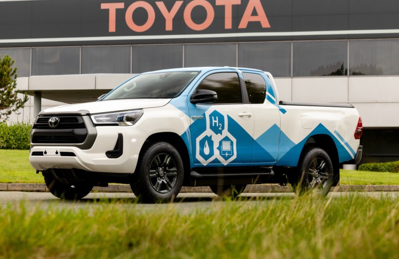 Toyota Hilux movida a hidrogênio terá quase 600 km de autonomia e mecânica de Mirai