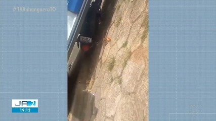 Motociclista se envolve em acidente de trânsito com viatura da polícia