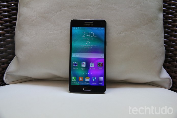 Galaxy A3, smartphone da Samsung (Foto: Gabriella Fizman/TechTudo)
