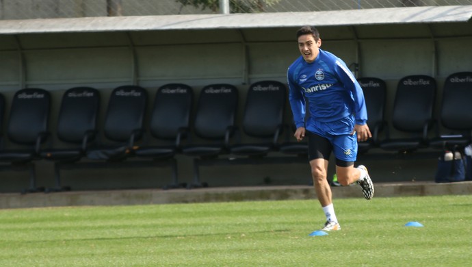 Matías Rodríguez e Rhodolfo voltam e participam de treino físico no Grêmio